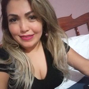 Meet your Posher, Dunia urbina